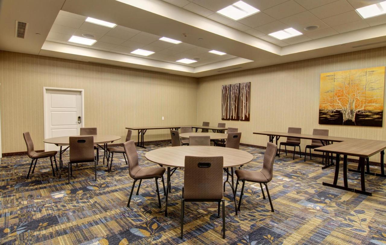 | Holiday Inn Express Fargo SW I94 Medical Center, an IHG Hotel