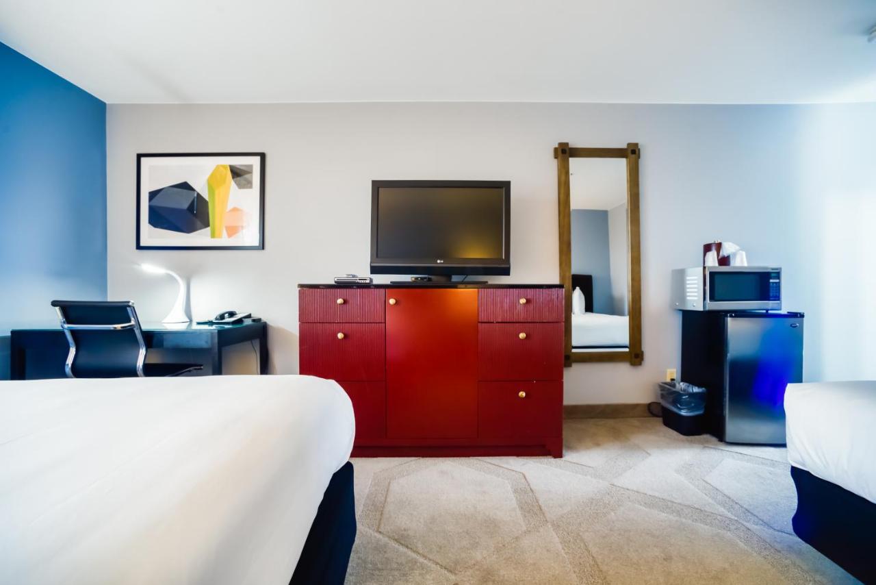 Queen Room with Two Queen Beds at Inn At Seaside