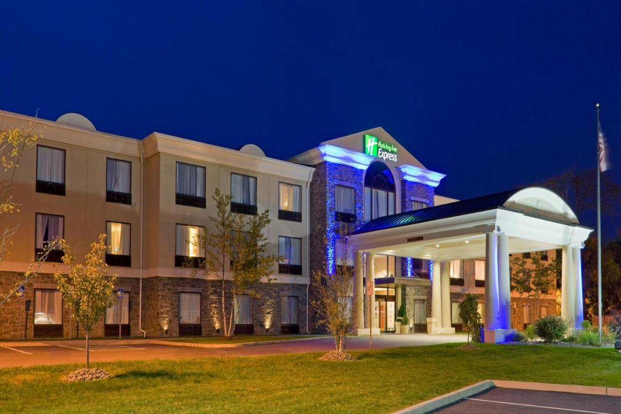  | Holiday Inn Express Hotel & Suites Chester, an IHG Hotel