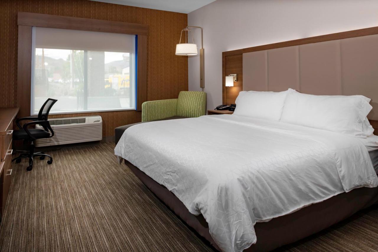 King Suite - Non-Smoking at Holiday Inn Express & Suites The Dalles by IHG