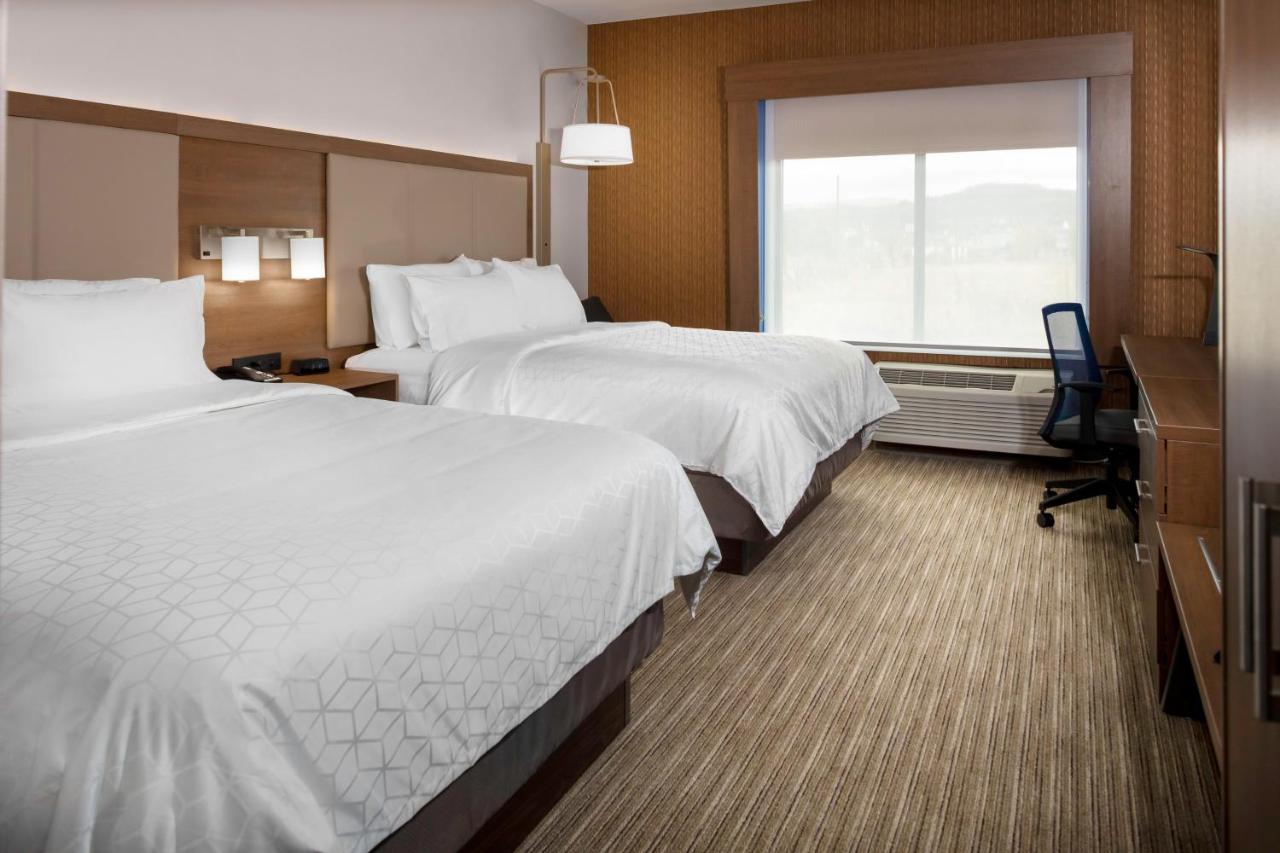 Room with Two Beds - Hearing Accessible - Non-Smoking at Holiday Inn Express & Suites The Dalles by IHG