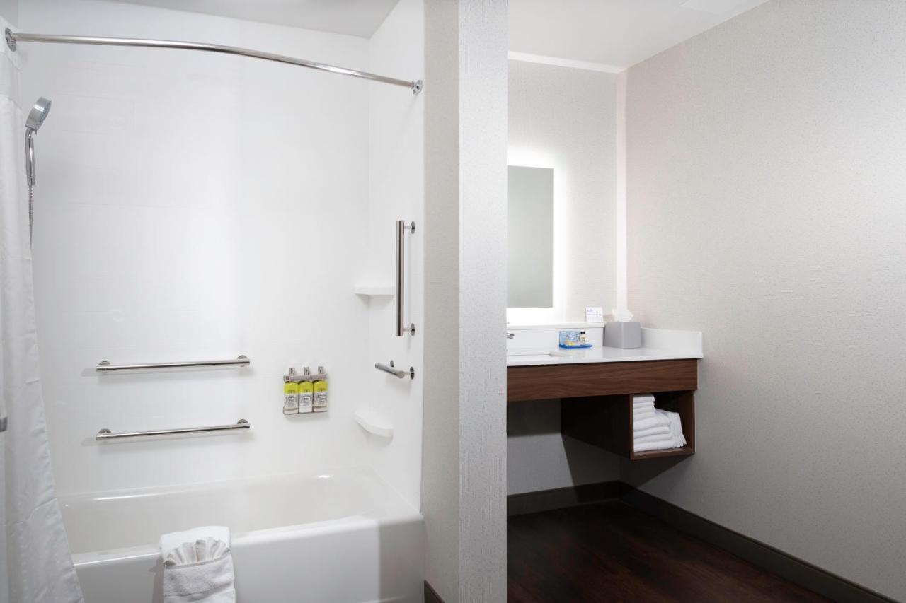 Double Suite - Mobility Access Tub/Non-Smoking at Holiday Inn Express & Suites The Dalles by IHG