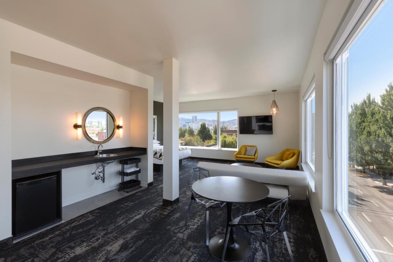 Deluxe King Suite at Jupiter NEXT