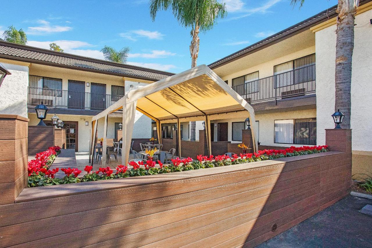 | Stanford Inn & Suites Anaheim