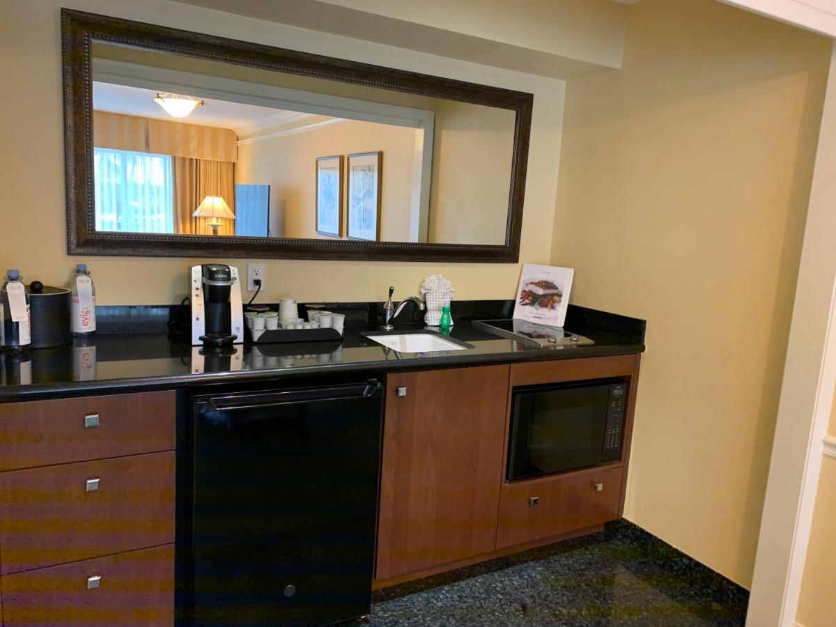 One-Bedroom Suite with Pool View at Lago Mar Beach Resort & Club