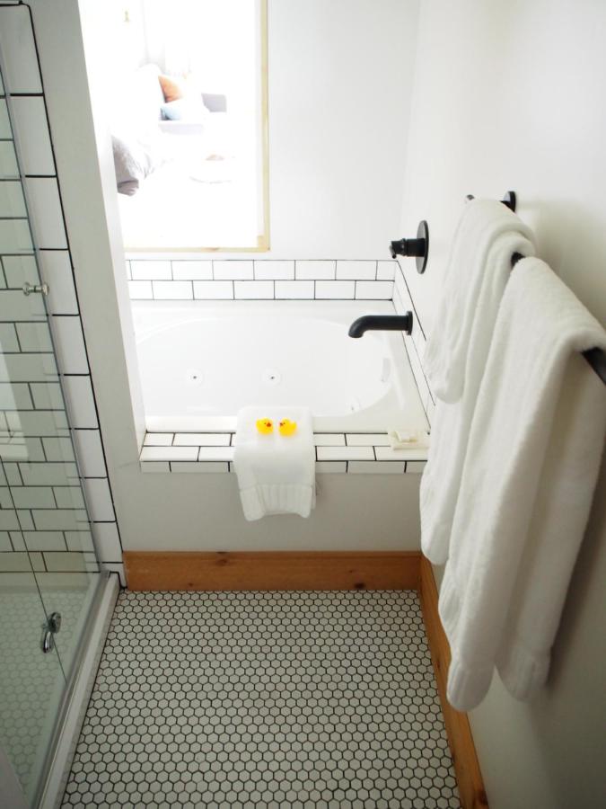 Deluxe Pool Studio - Pet Friendly at Oceanfront Inn at Discovery Coast