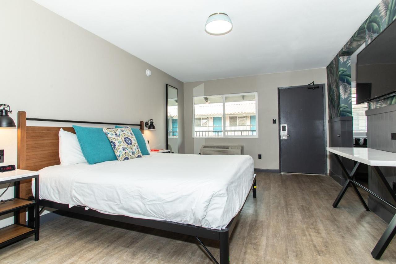 Family Suite at Magnolia Tree Hotel - Near Anaheim Convention Center