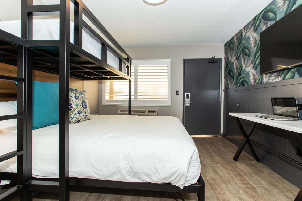 Single King at Magnolia Tree Hotel - Near Anaheim Convention Center