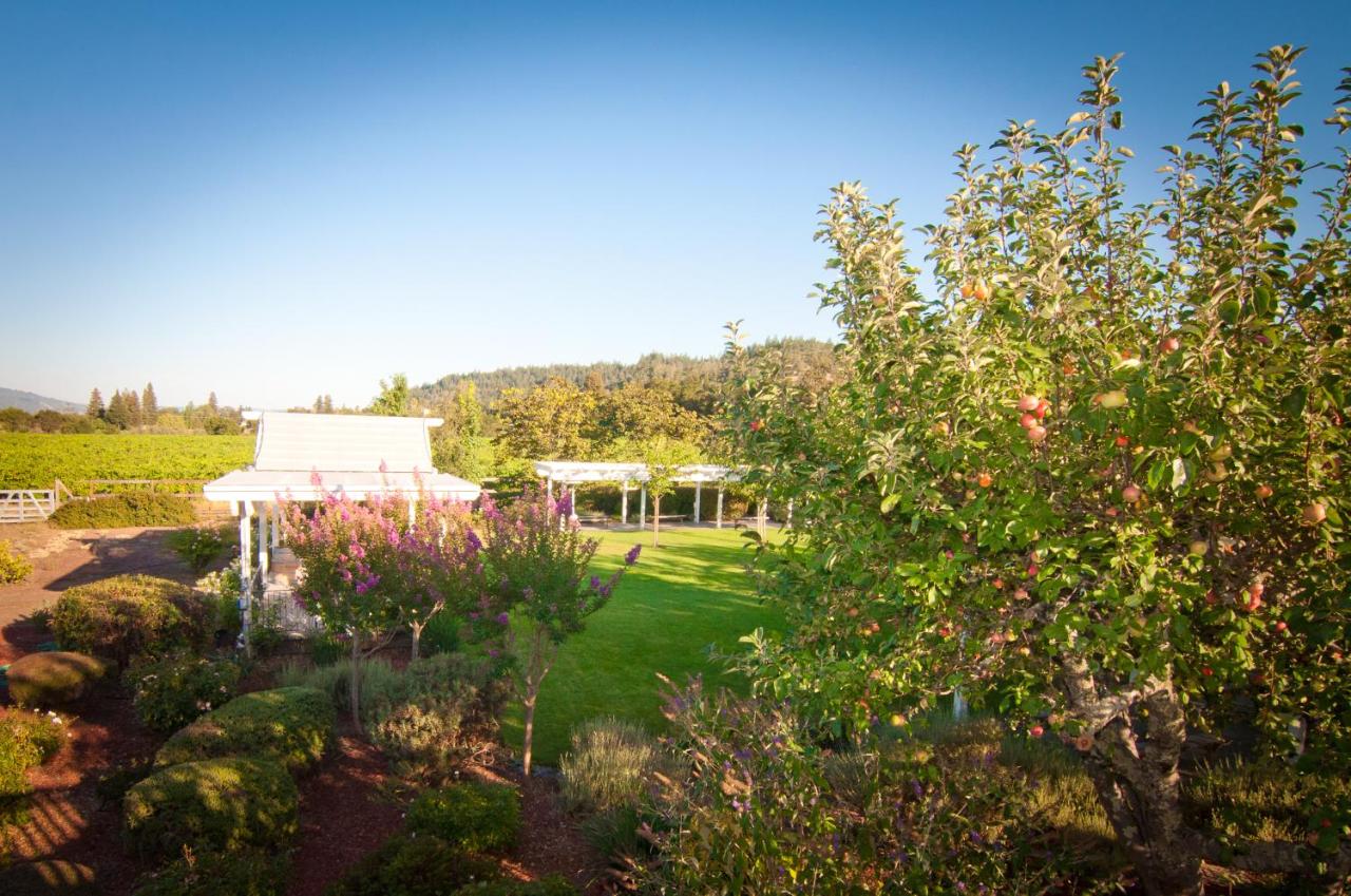  | Geyserville Inn