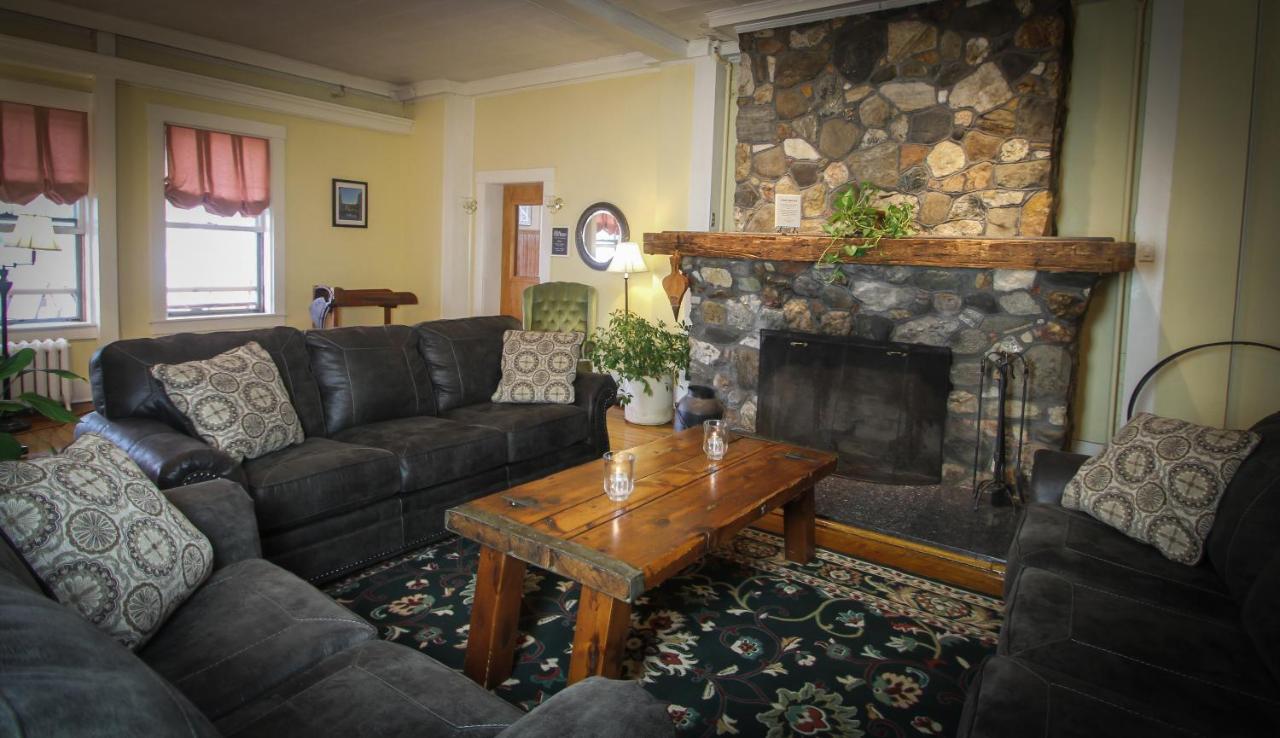 | Fullerton Inn & Restaurant