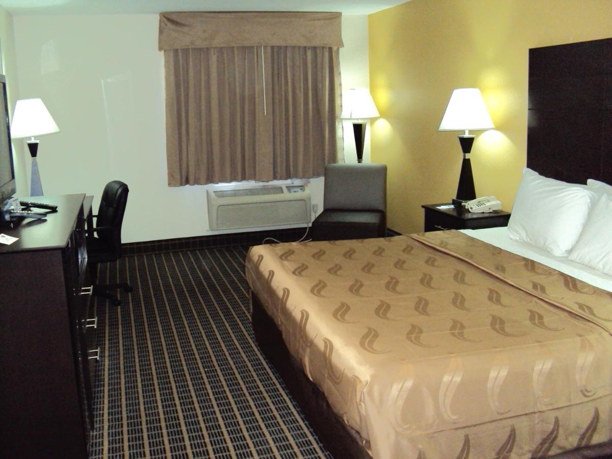Standard King Room - Non-Smoking at Quality Inn Carbondale University area