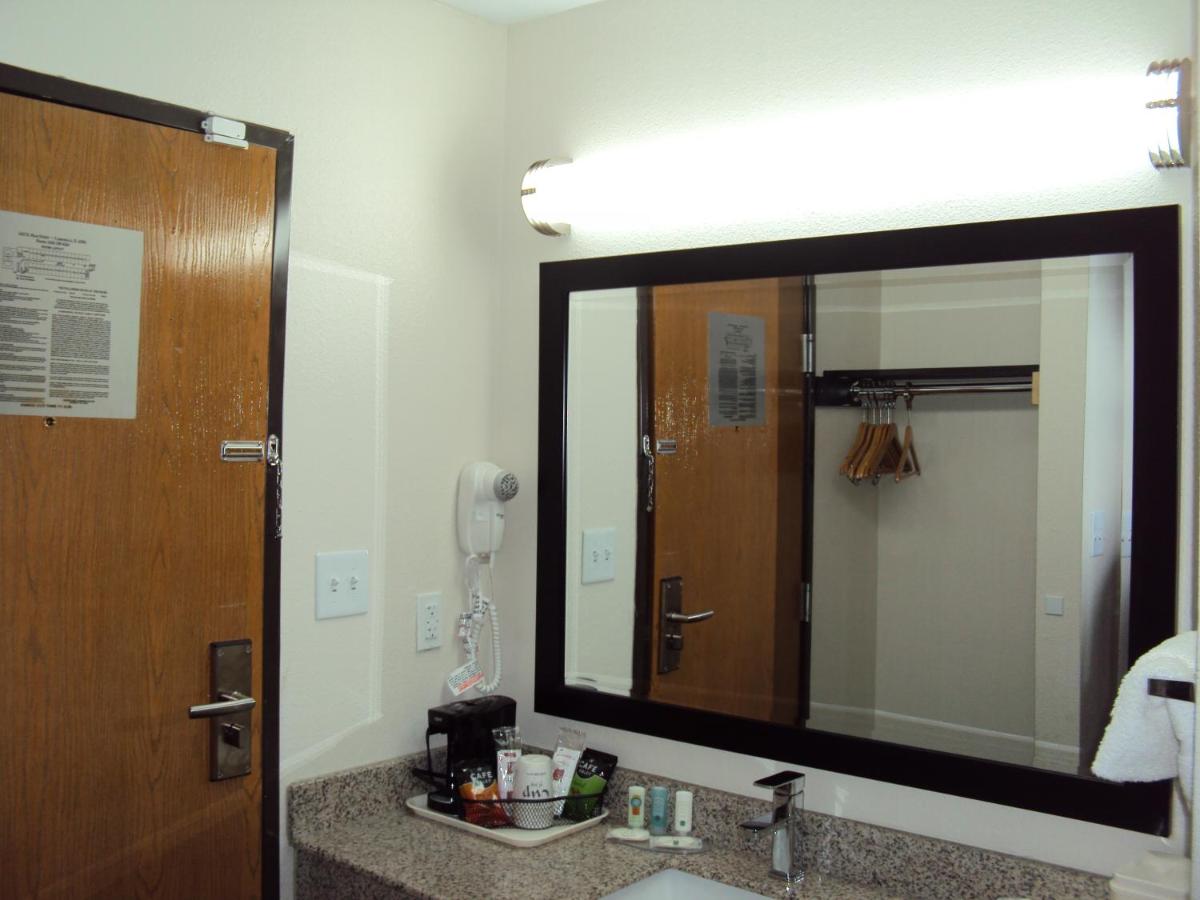 Double Room with Two Double Beds - Accessible/Non-Smoking at Quality Inn Carbondale University area