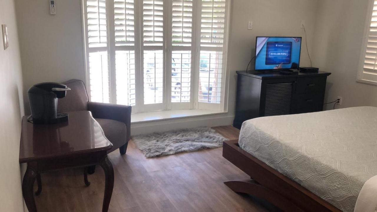 Deluxe King Room at The Drift Hotel