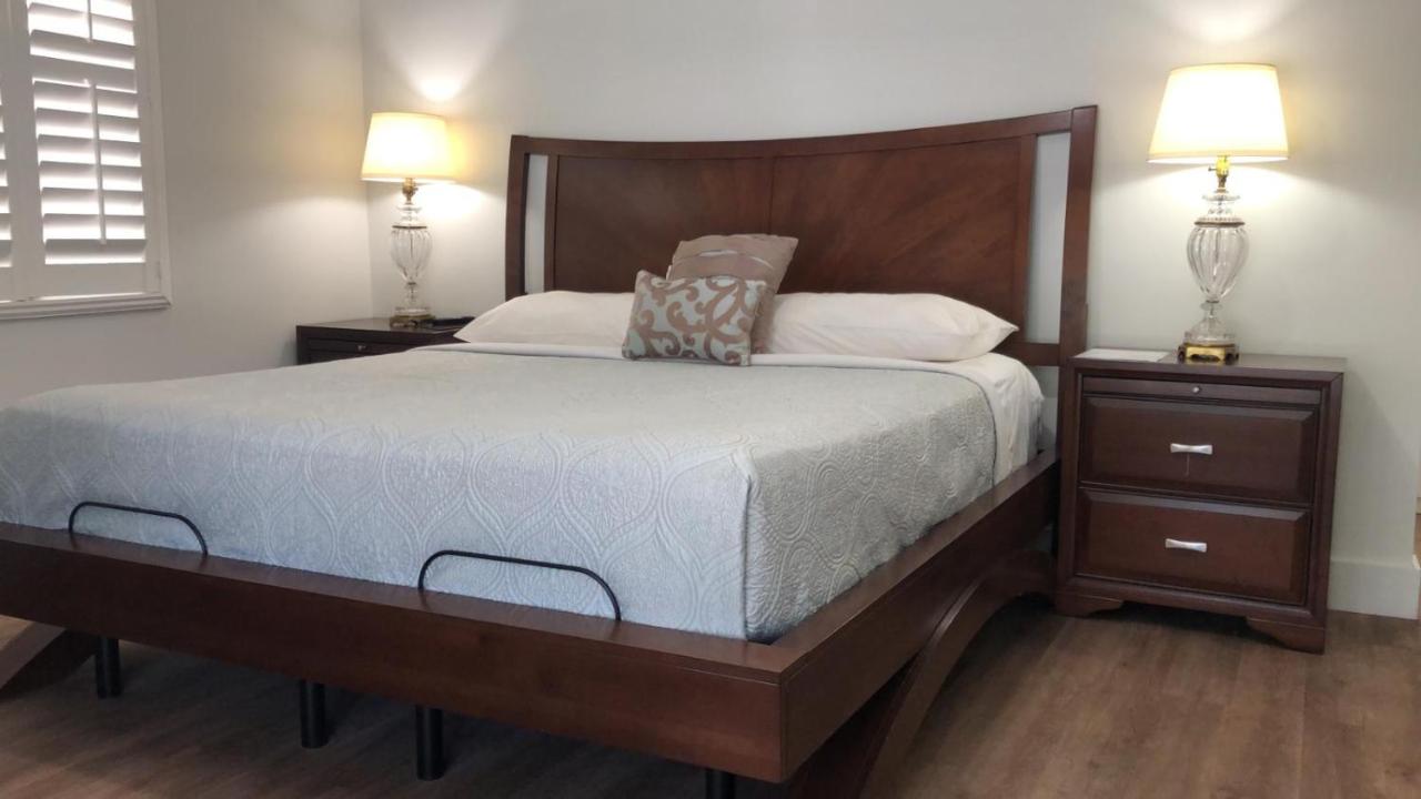 Deluxe King Room at The Drift Hotel