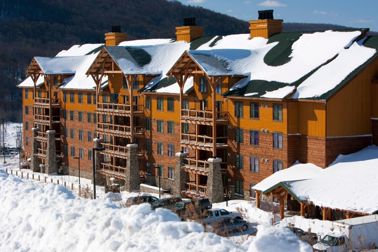 | Hope Lake Lodge & Indoor Waterpark