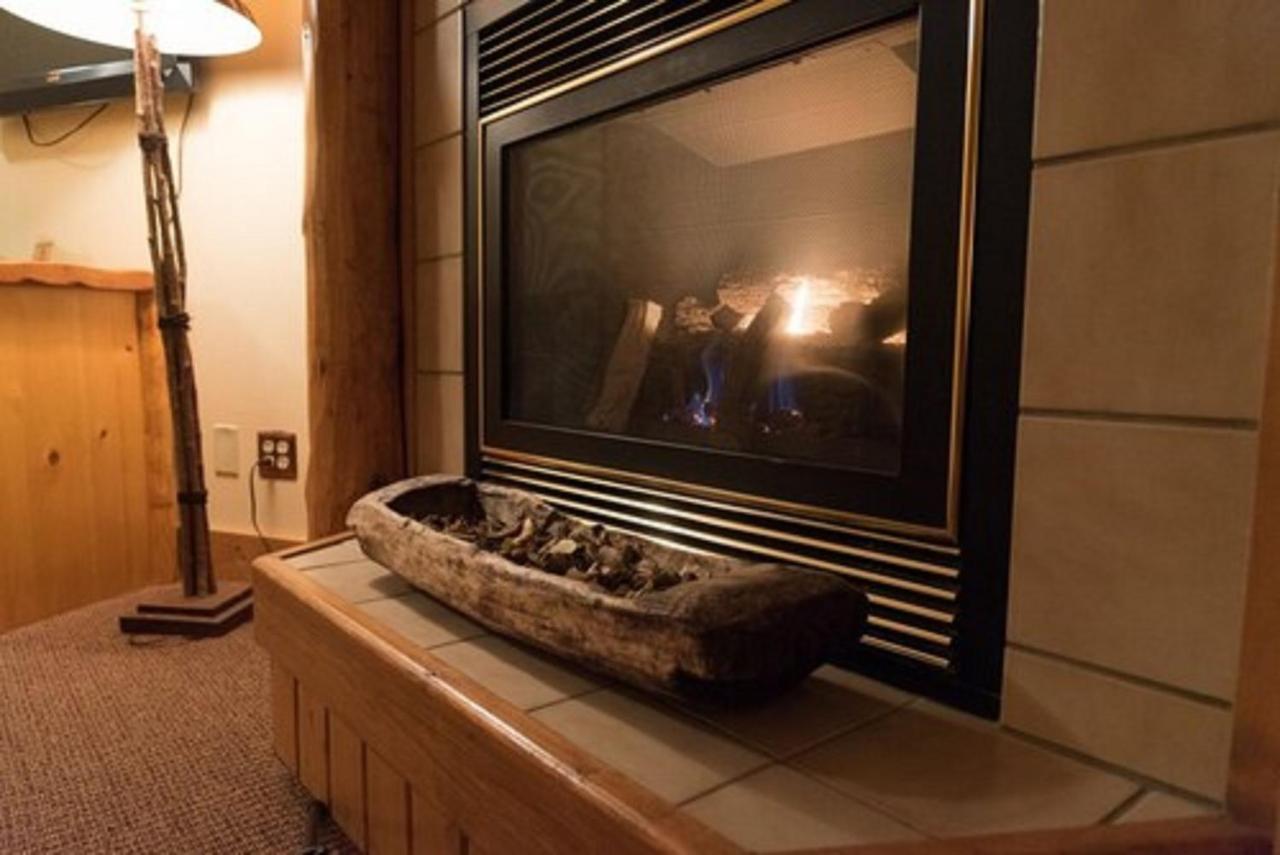 Deluxe King Suite at Spearfish Canyon Lodge