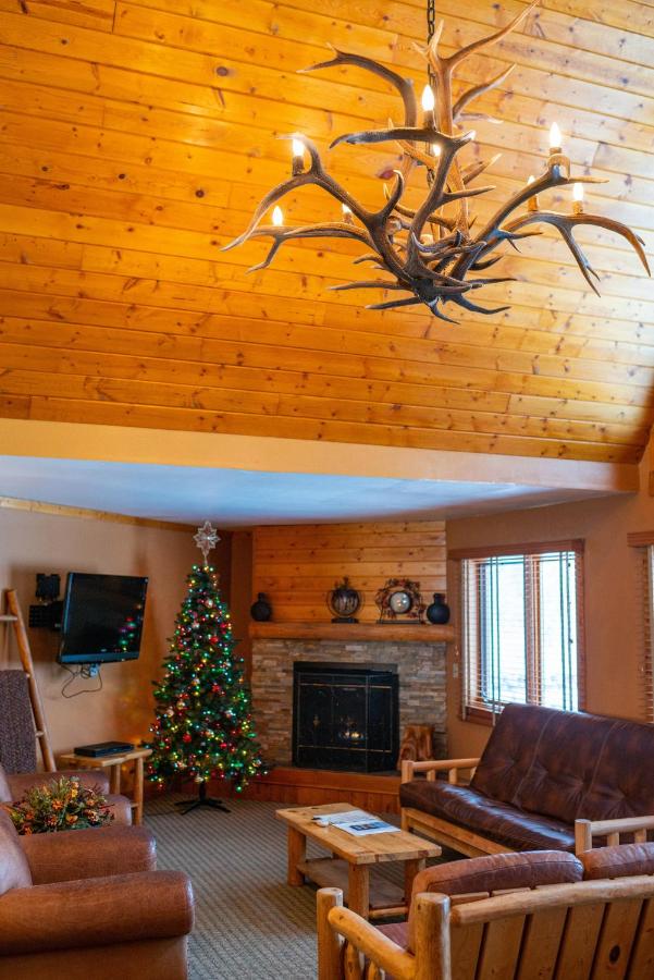 Deluxe Suite at Spearfish Canyon Lodge