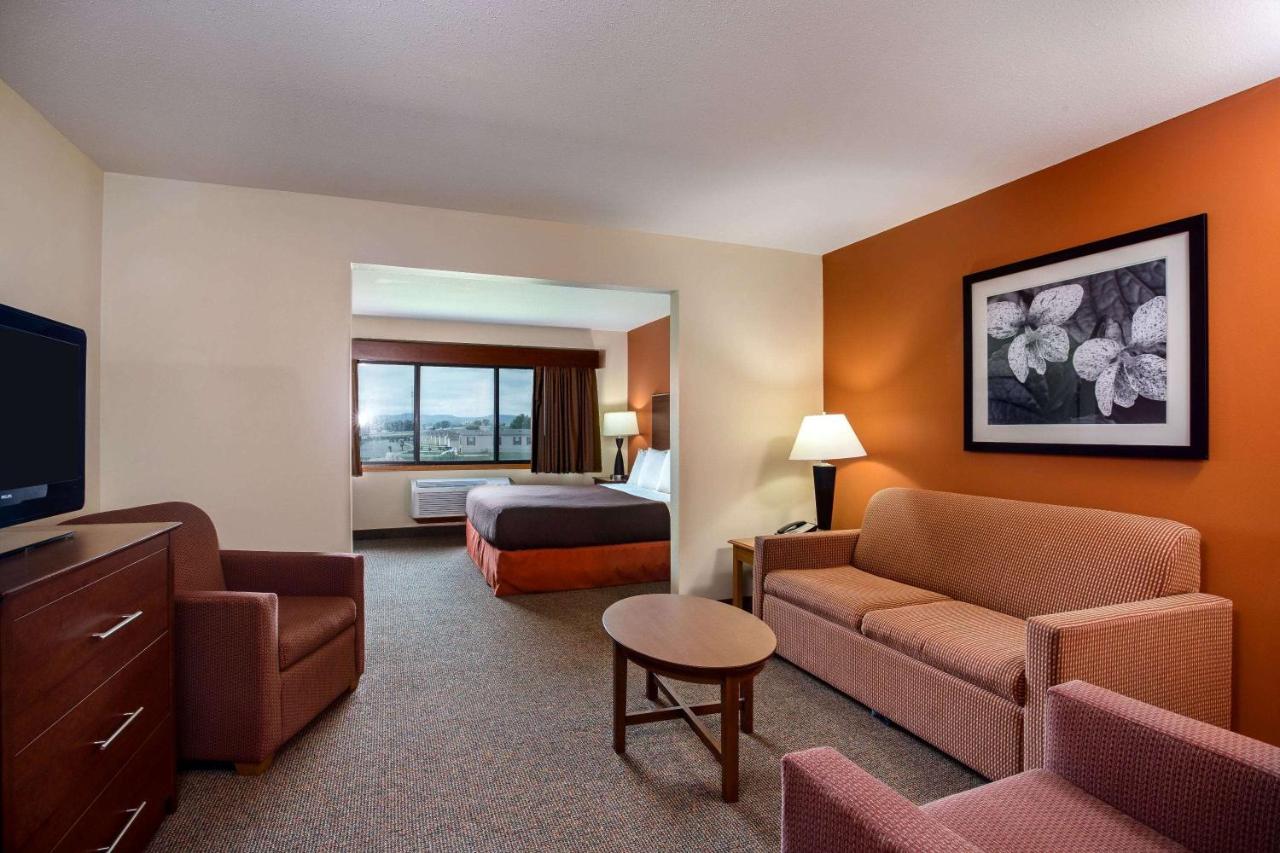 | AmericInn by Wyndham Tomah