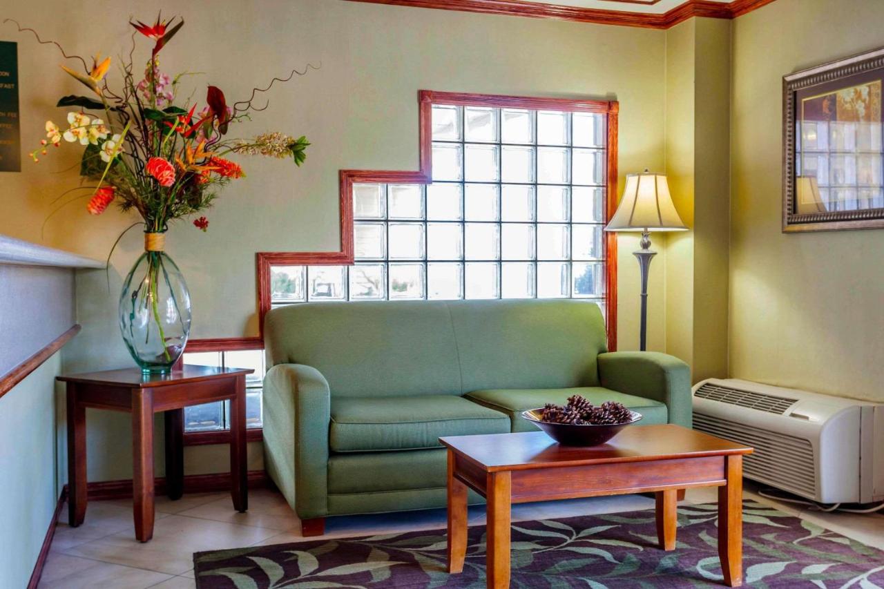 | Quality Inn Arlington