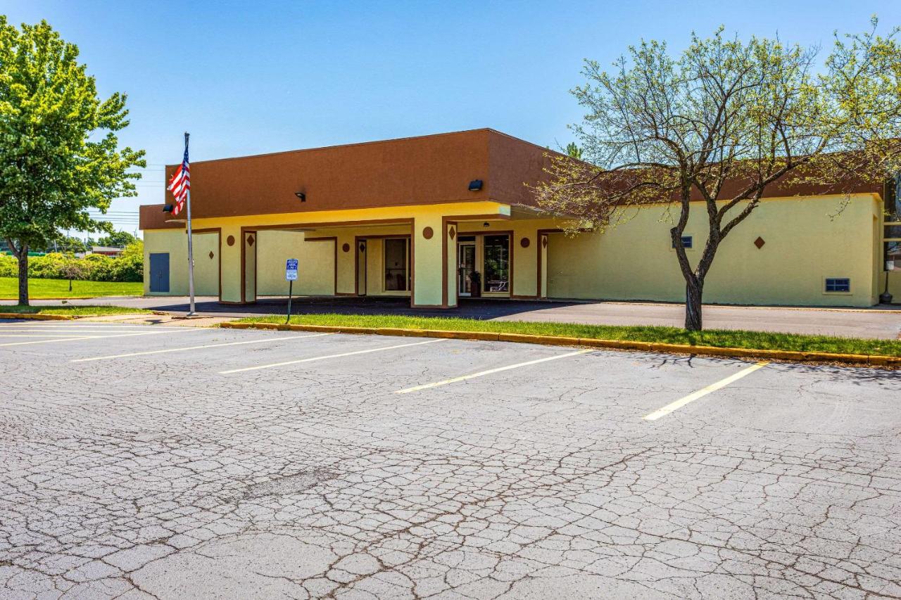 | Econo Lodge Fredonia