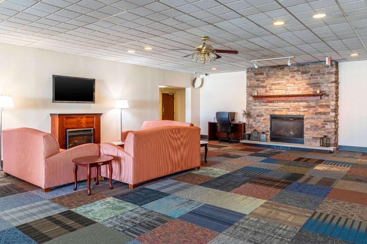 | Econo Lodge Fredonia