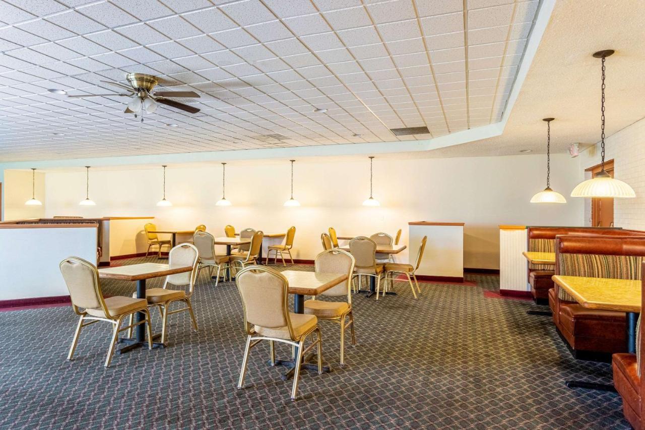| Econo Lodge Fredonia