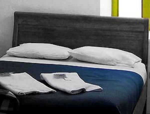 | Collins Avenue Hostel