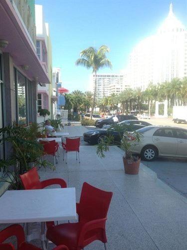 | Collins Avenue Hostel