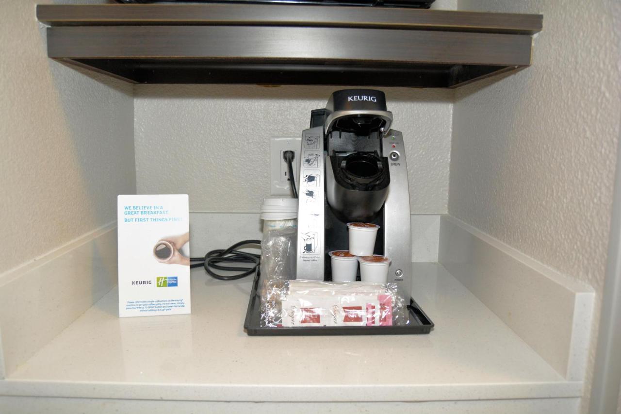 | Holiday Inn Express And Suites