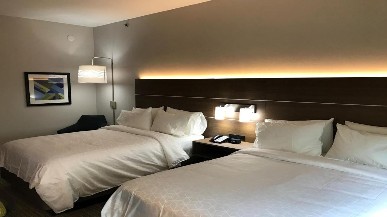 | Holiday Inn Express & Suites Arlington North – Stadium Area, an IHG Hotel