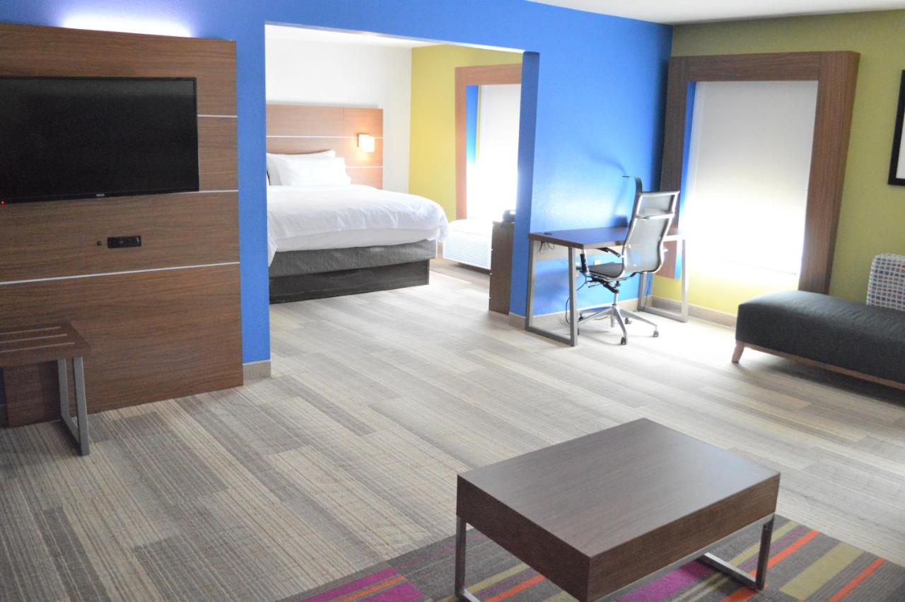 Two-Room King Suite with Whirlpool - Non-Smoking at Holiday Inn Express & Suites Batesville by IHG