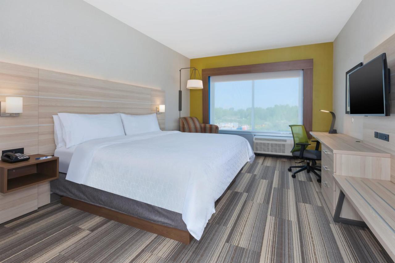 King Room - Mobility Access/Hearing Accessible at Holiday Inn Express & Suites Grand Rapids Airport - South by IHG
