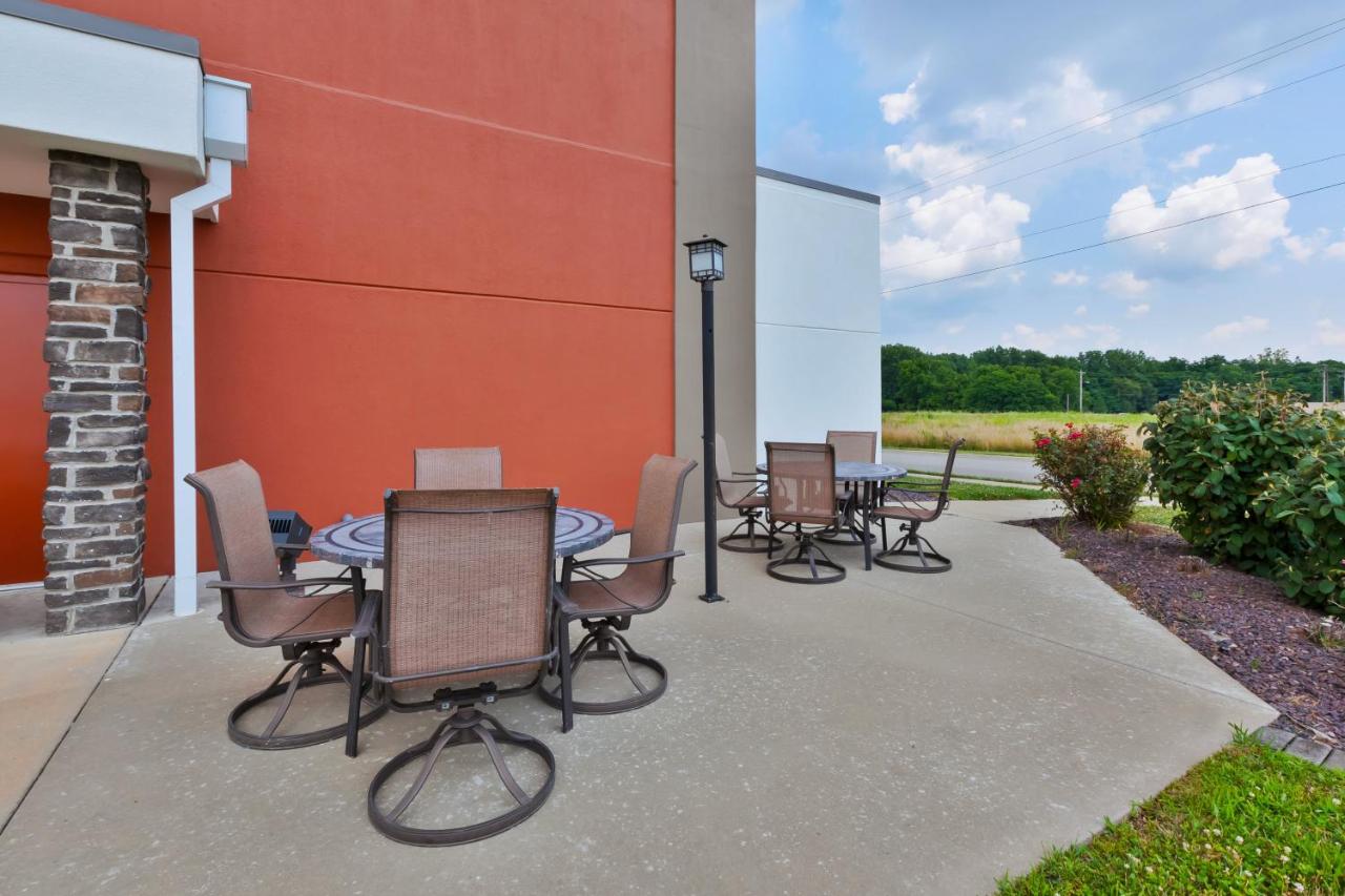  | Holiday Inn Express & Suites - Effingham, an IHG Hotel