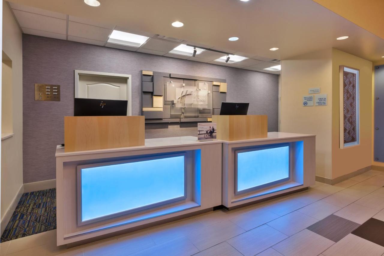  | Holiday Inn Express & Suites - Effingham, an IHG Hotel