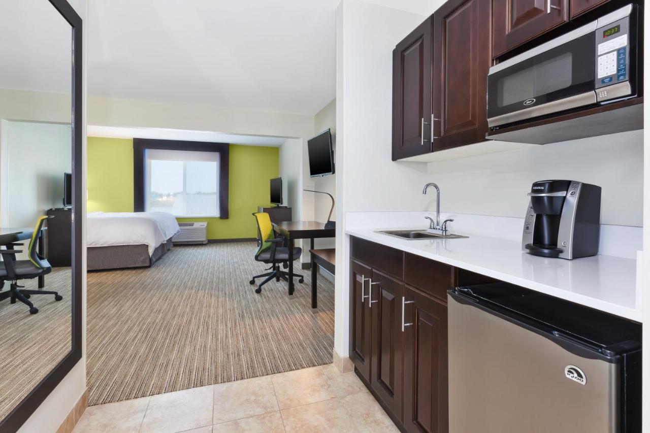  | Holiday Inn Express & Suites - Effingham, an IHG Hotel