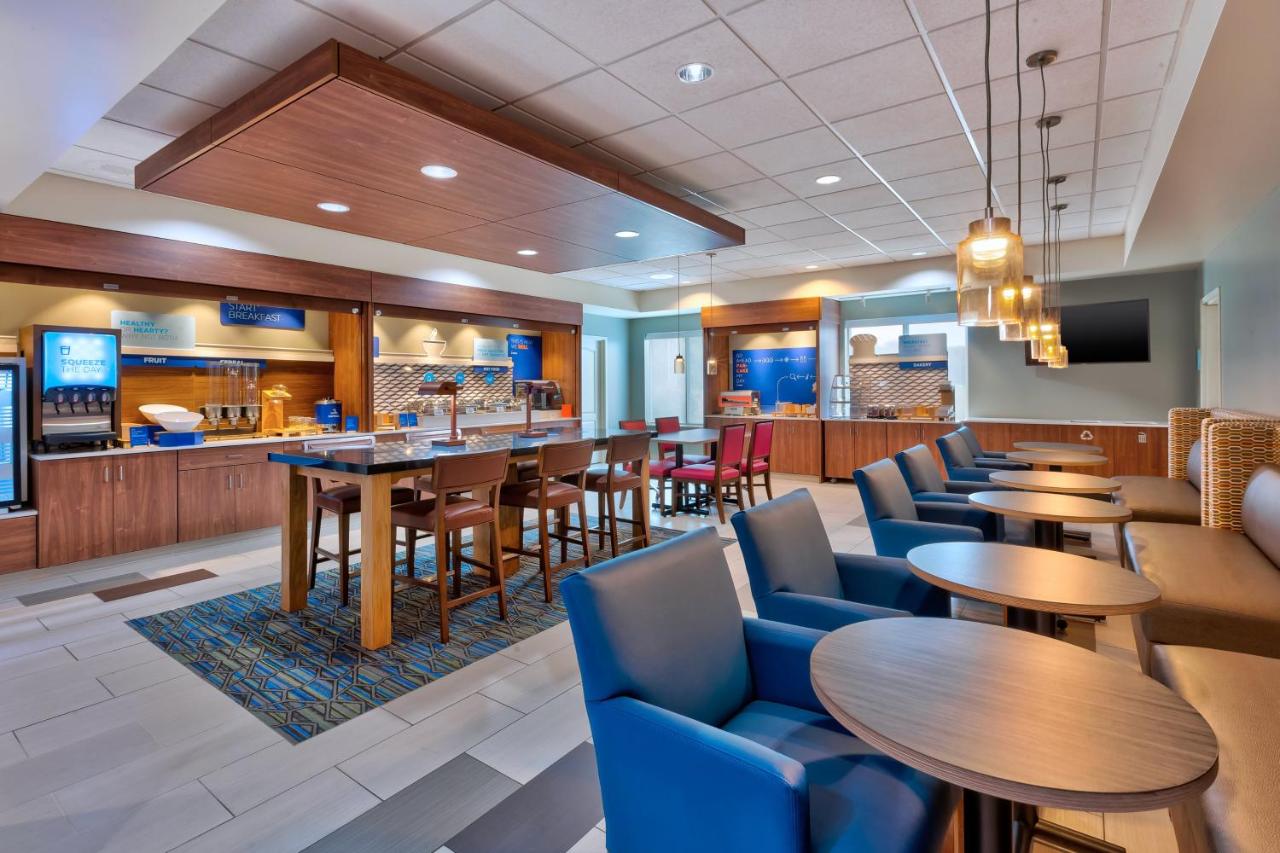  | Holiday Inn Express & Suites - Effingham, an IHG Hotel