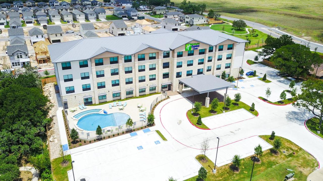 | Holiday Inn Express & Suites-Dripping Springs - Austin Area