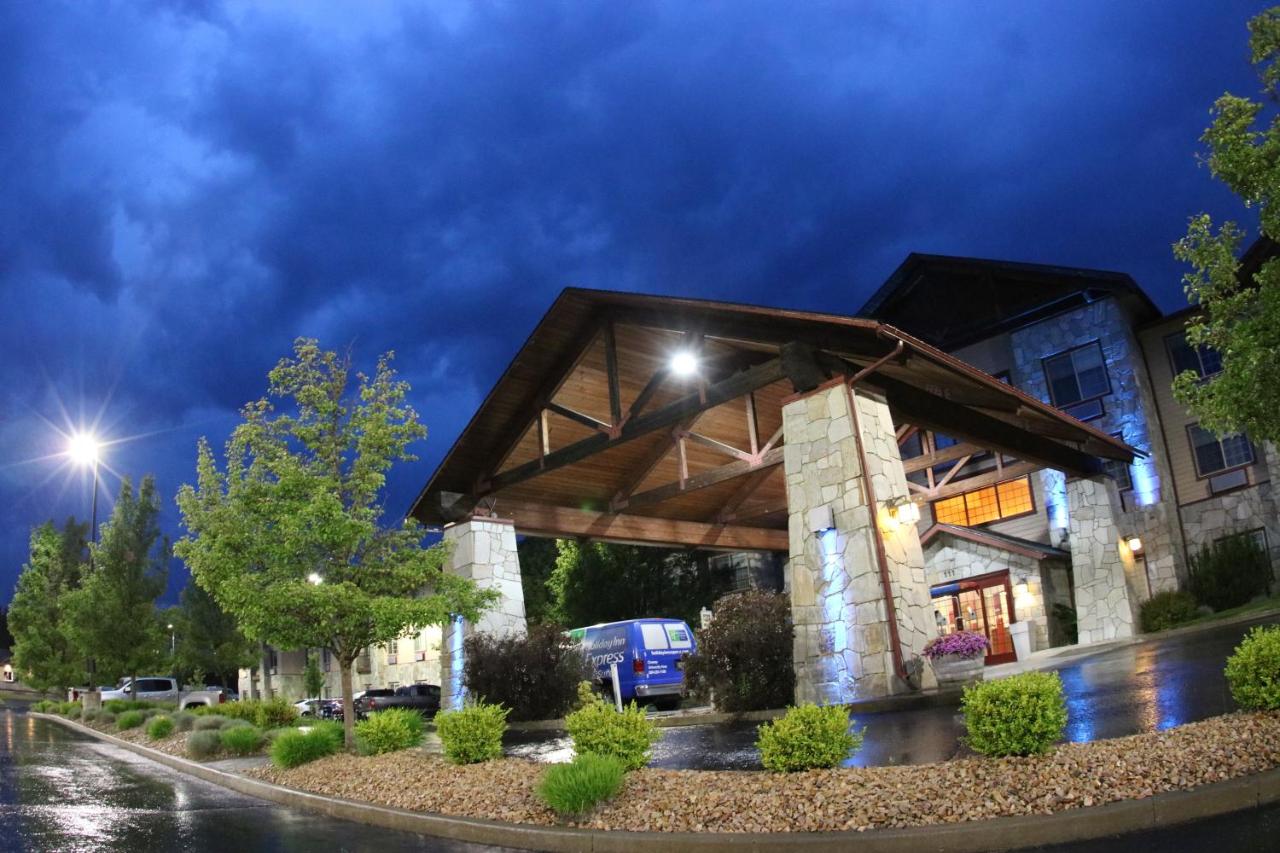| Holiday Inn Express & Suites Cheney, an IHG Hotel