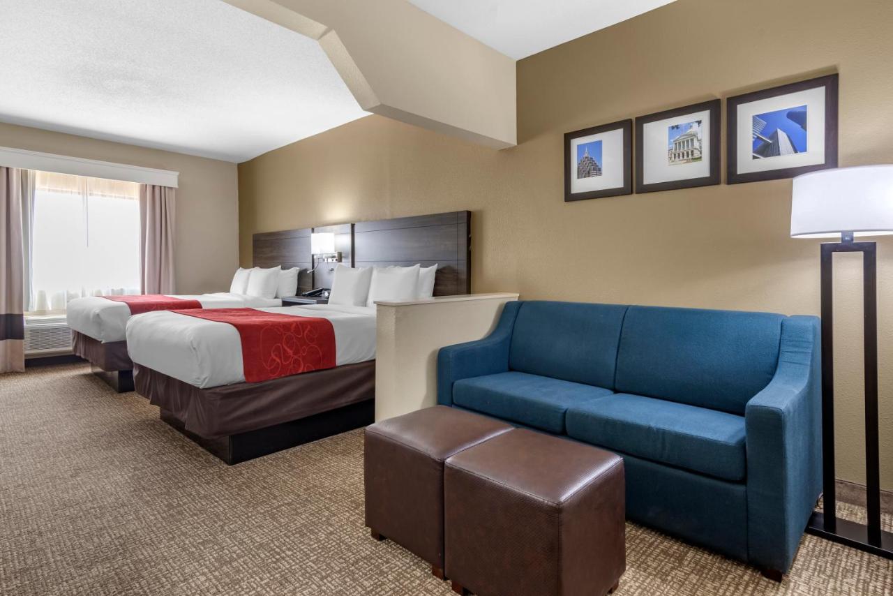 Queen Suite with Two Queen Beds at Comfort Suites near Robins Air Force Base