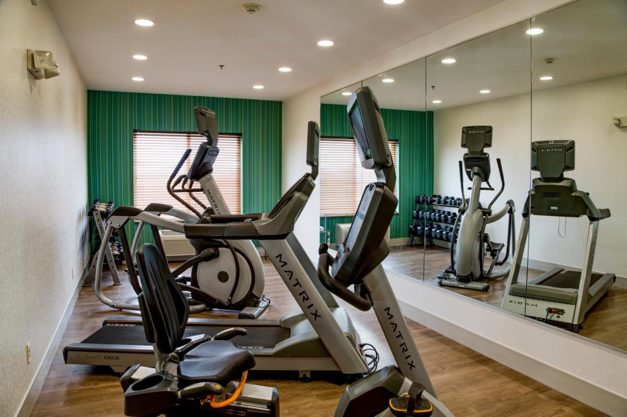 | Holiday Inn Express Hotel & Suites Jacksonville, an IHG Hotel