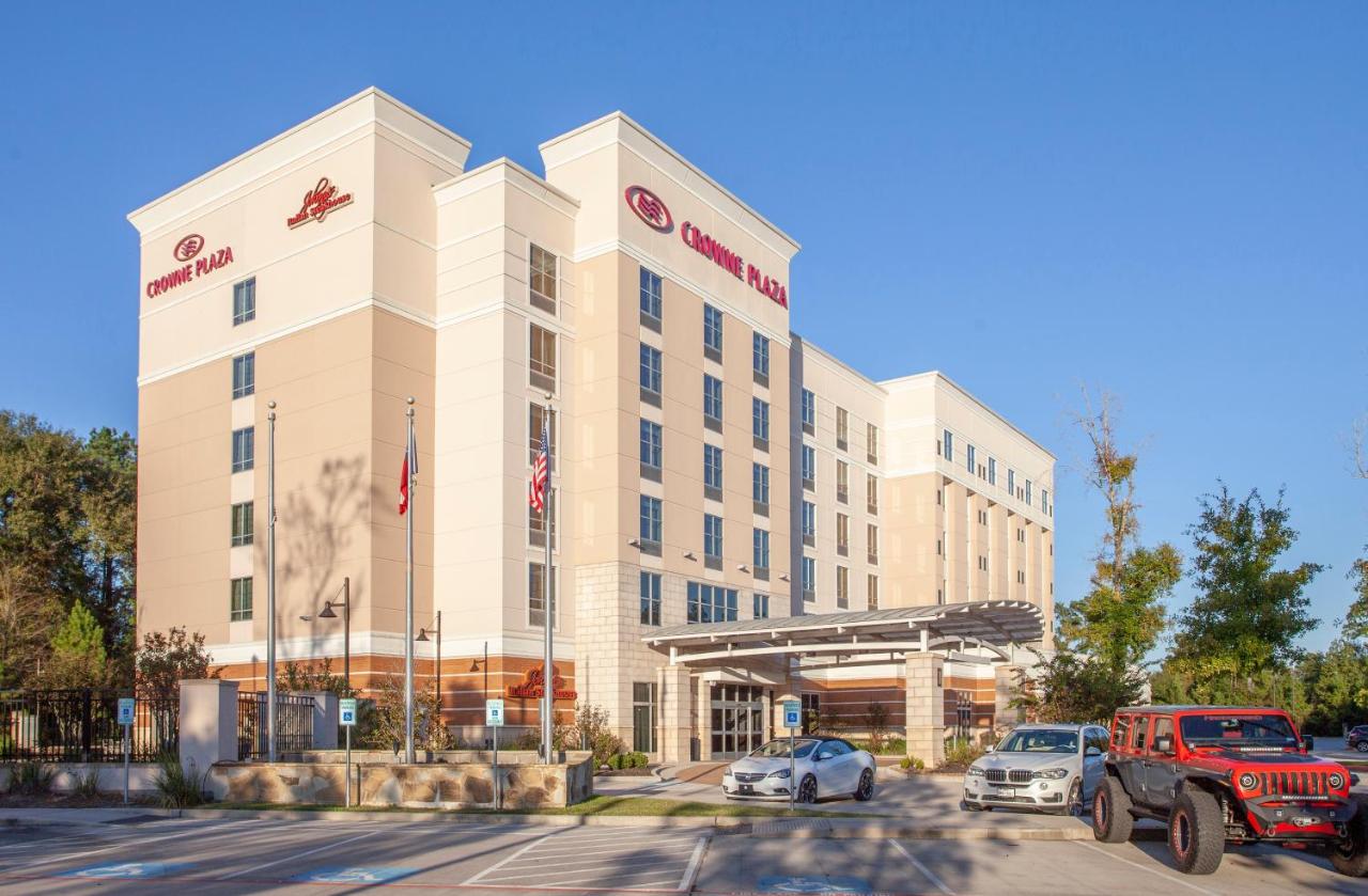 | Crowne Plaza Shenandoah - The Woodlands
