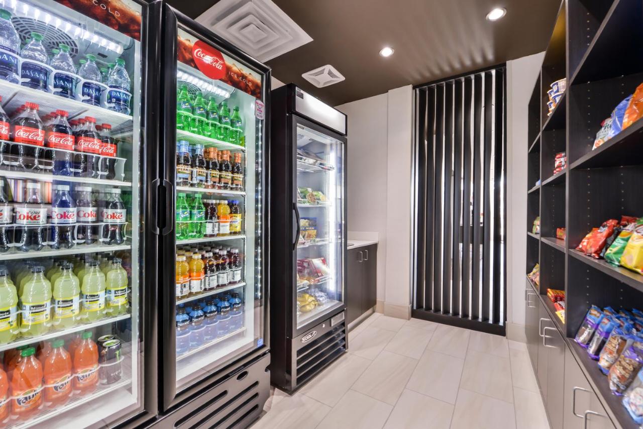 | Holiday Inn Express & Suites - Kansas City - Lee's Summit, an IHG Hotel