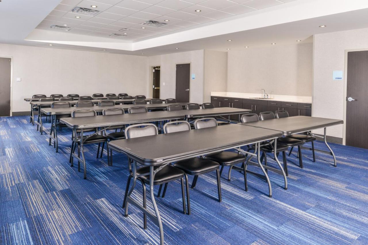  | Holiday Inn Express & Suites - Kansas City - Lee's Summit, an IHG Hotel