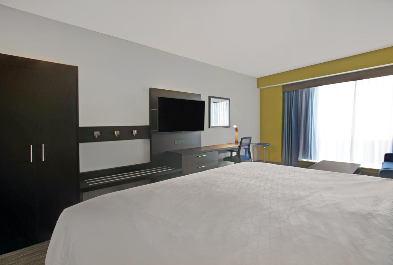 King Suite - Non-Smoking at Holiday Inn Express & Suites Milwaukee - Brookfield by IHG