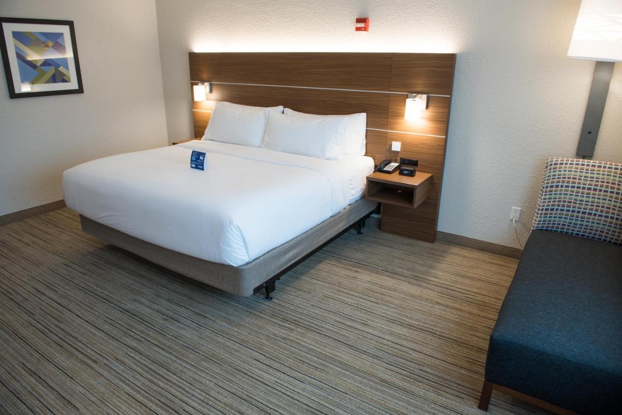 | Holiday Inn Express & Suites Mishawaka - South Bend, an IHG Hotel