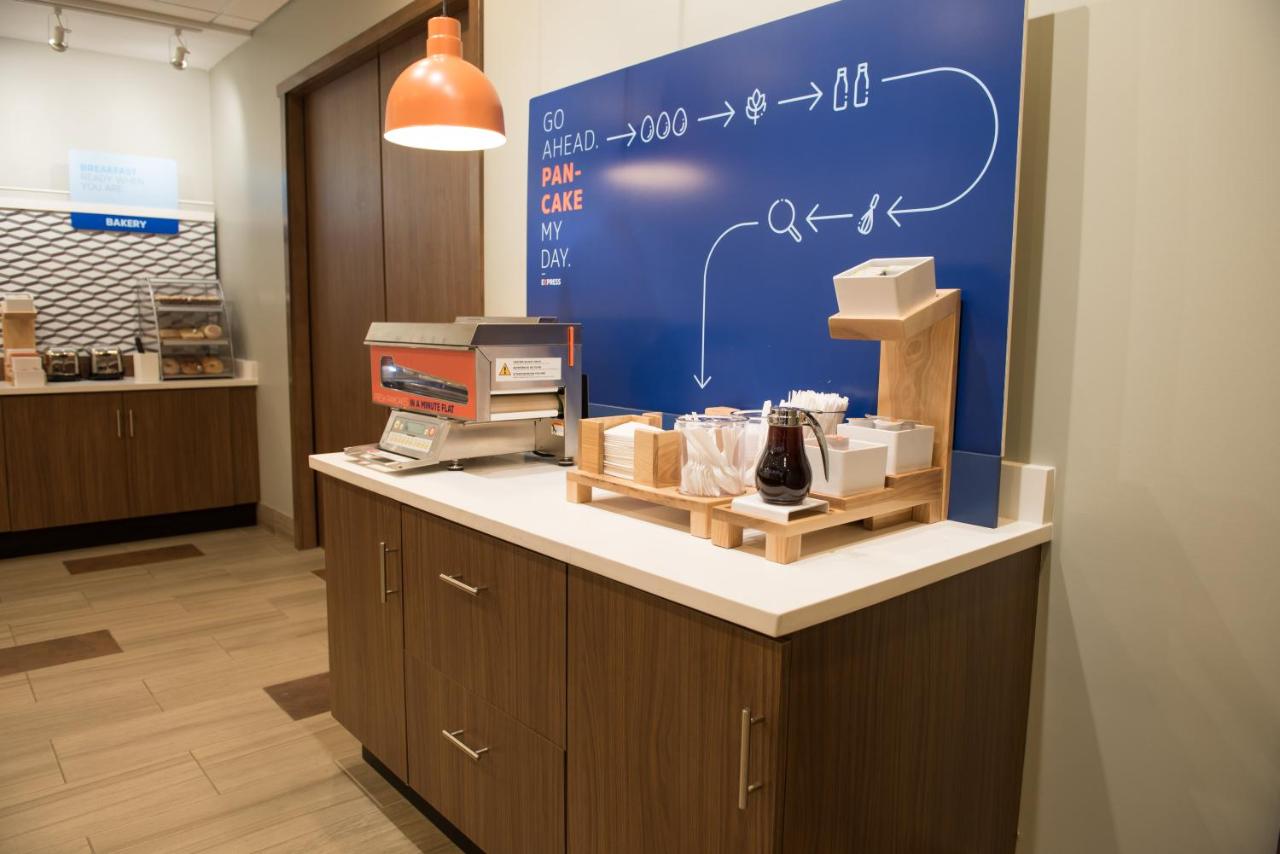 | Holiday Inn Express & Suites Mishawaka - South Bend, an IHG Hotel