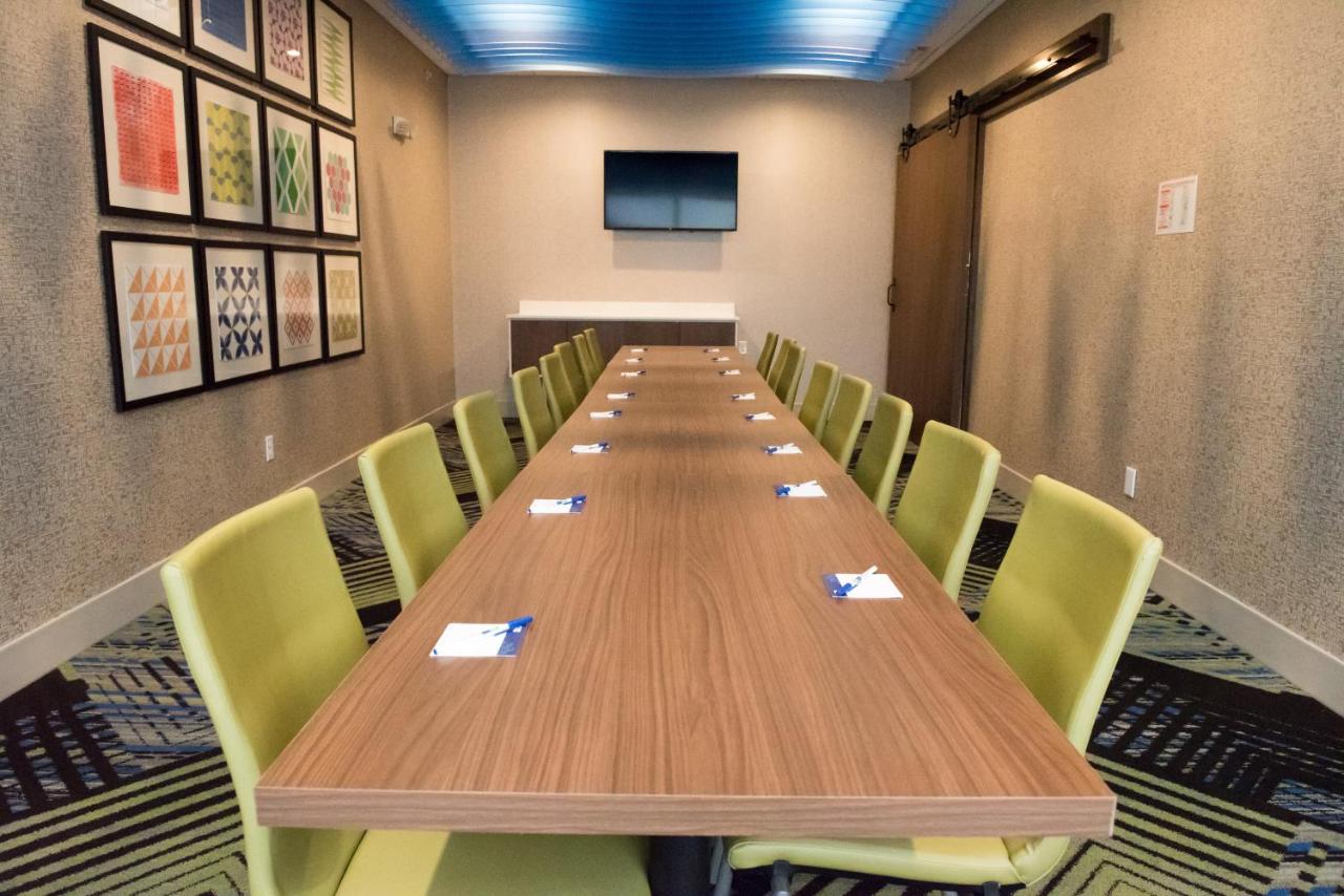 | Holiday Inn Express & Suites Mishawaka - South Bend, an IHG Hotel