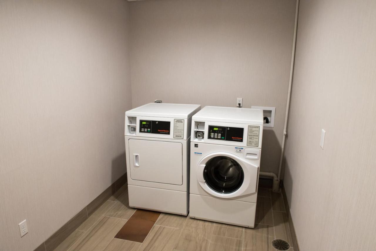 | Holiday Inn Express & Suites Mishawaka - South Bend, an IHG Hotel