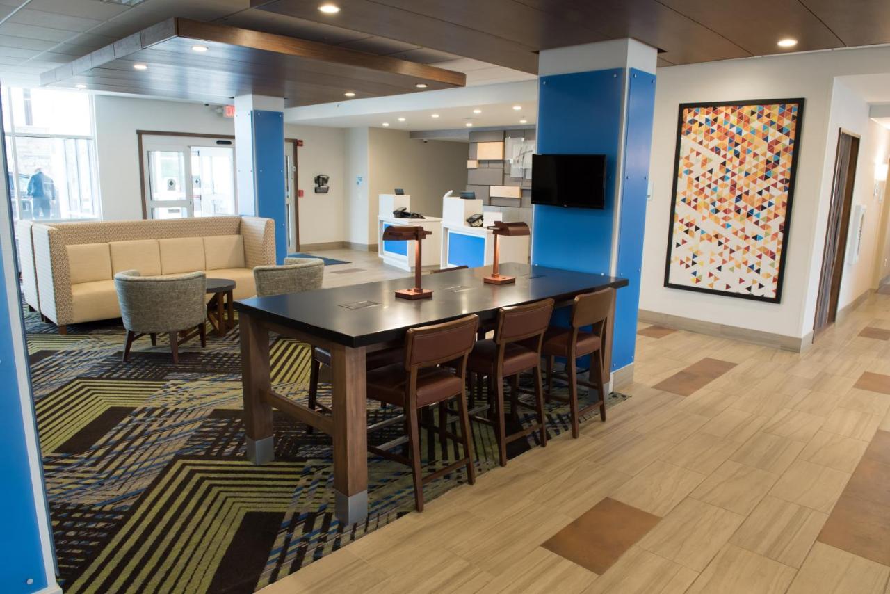 | Holiday Inn Express & Suites Mishawaka - South Bend, an IHG Hotel