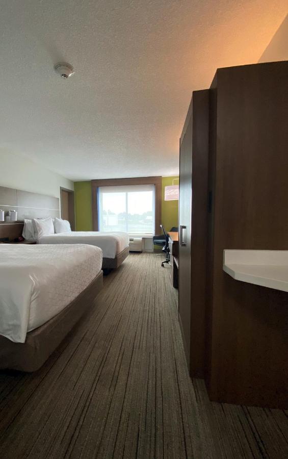 Family Room at Holiday Inn Express & Suites Somerset Central by IHG